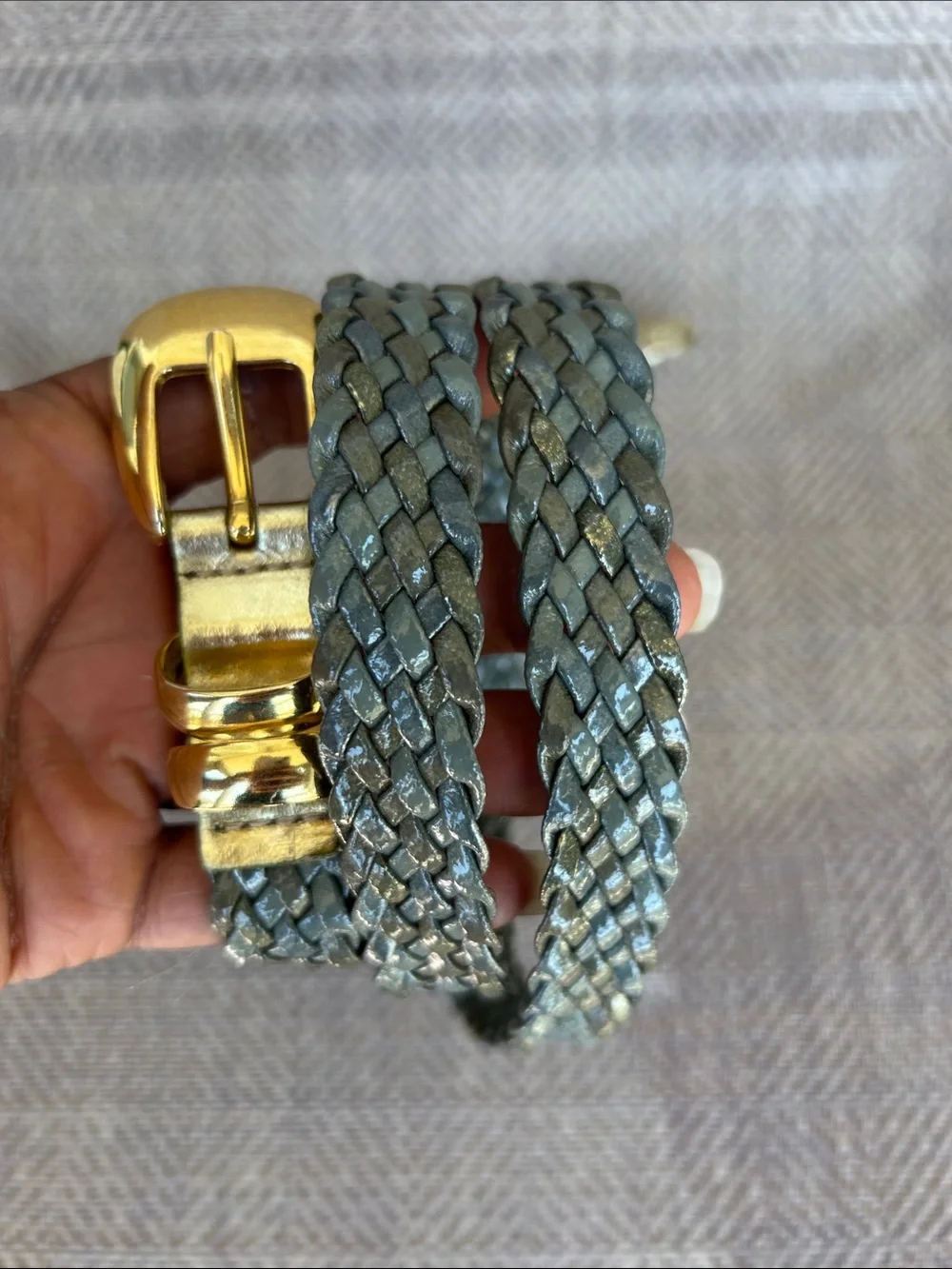 Woven gray shiny women’s Belt with Gold Buckle. Size M/L